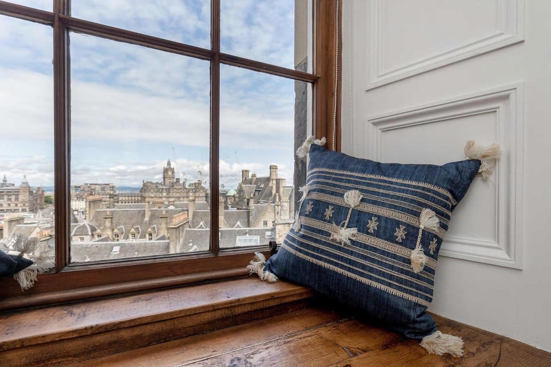 Apartamento Stunning Panoramic Views: Heart Of The Royal Mile Edimburgo Exterior foto