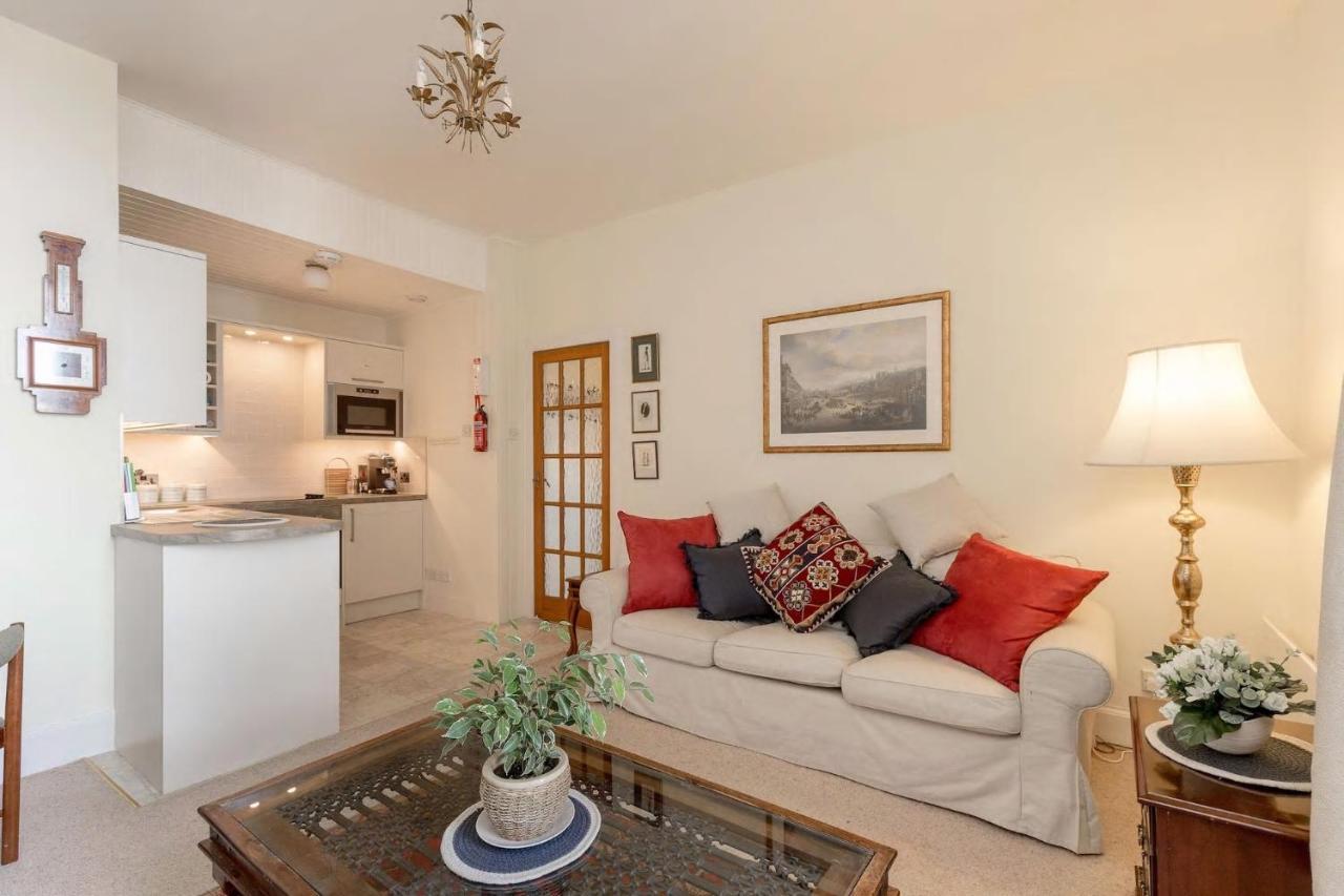 Apartamento Stunning Panoramic Views: Heart Of The Royal Mile Edimburgo Exterior foto