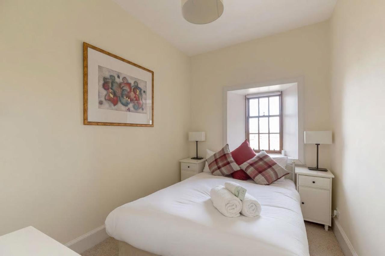 Apartamento Stunning Panoramic Views: Heart Of The Royal Mile Edimburgo Exterior foto