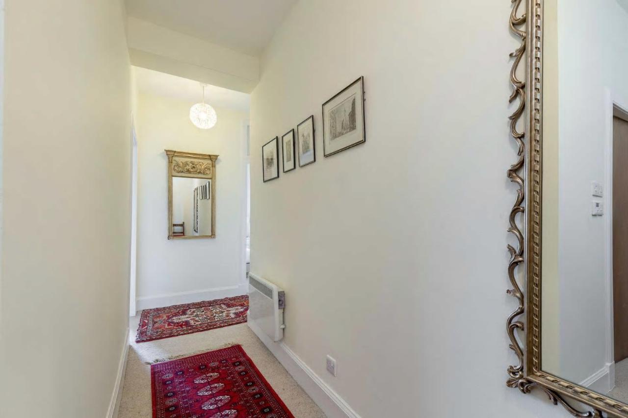 Apartamento Stunning Panoramic Views: Heart Of The Royal Mile Edimburgo Exterior foto